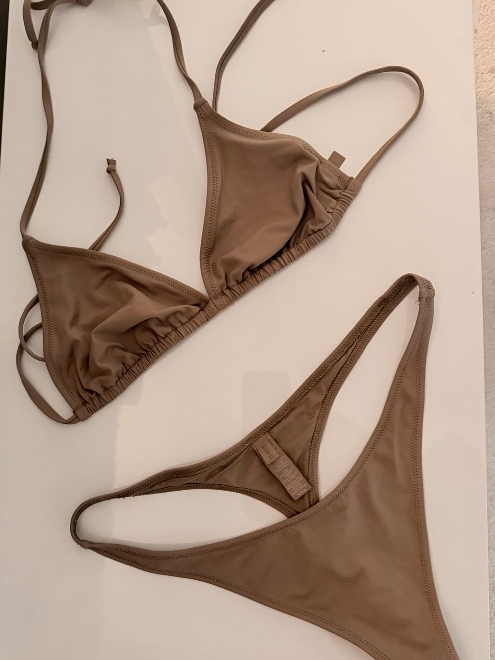 SKIMS Bikini triangle top and thong bottom *NUDE - Picture 6 of 11